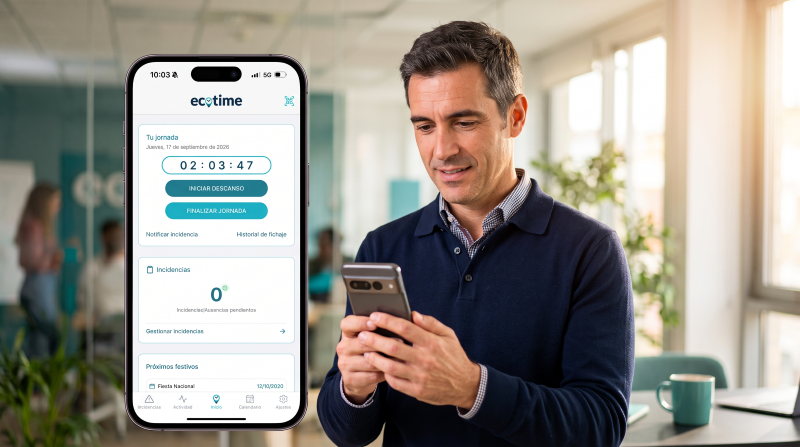Empleado español fichando en el trabajo con app de registro horario obligatorio desde móvil